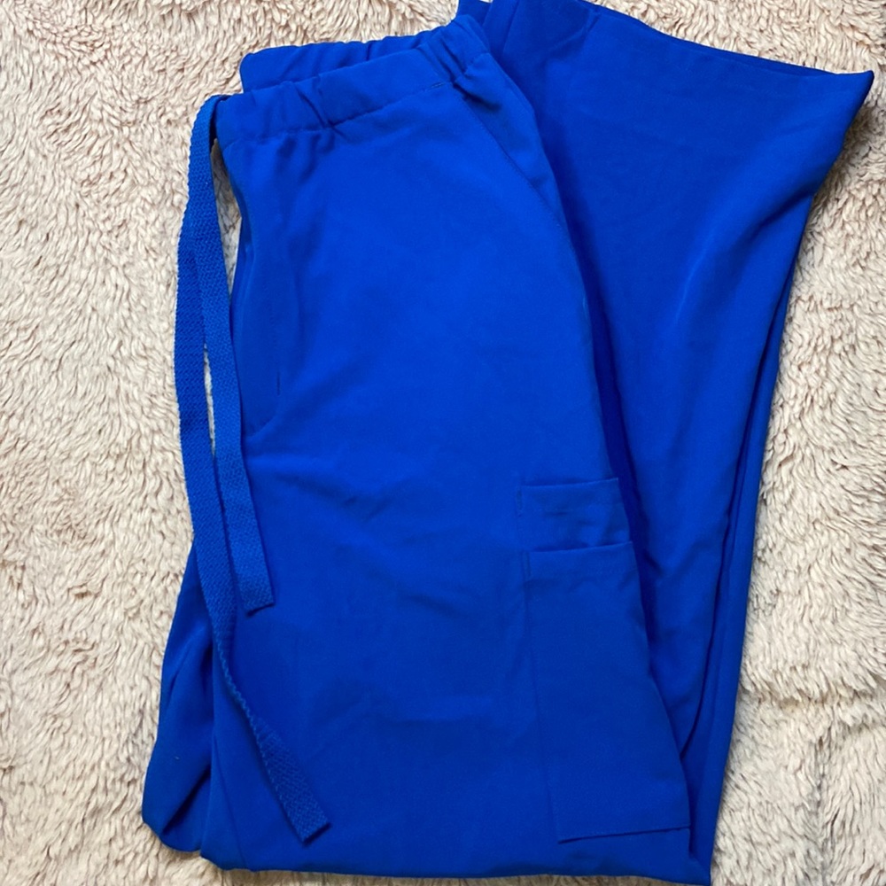Ave by Medline scrubs - new